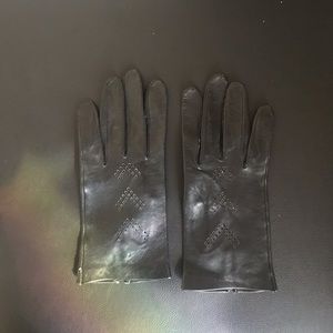 Unbranded black leather gloves